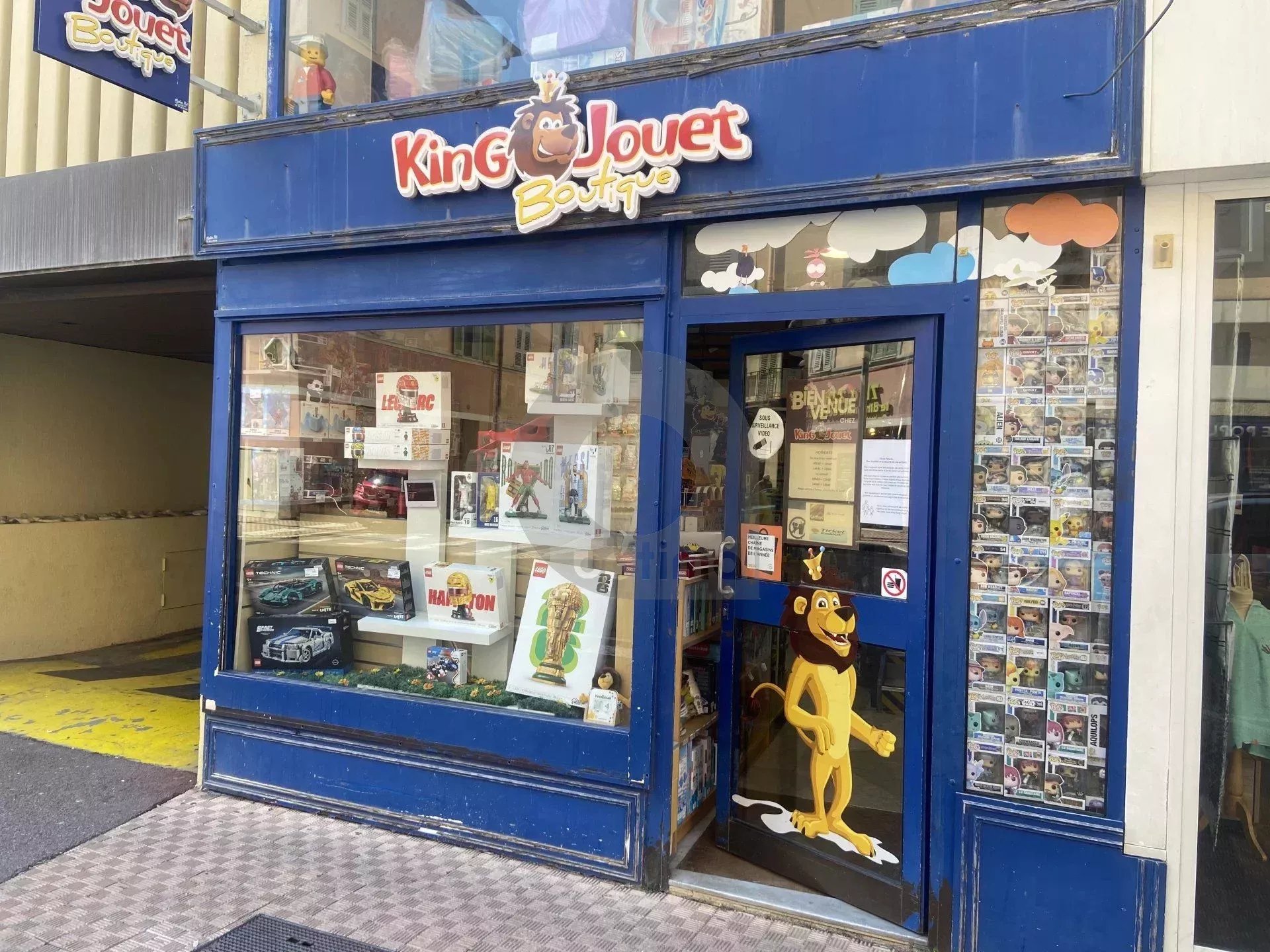 A VENDRE MENTON CARRE D’OR – FONDS DE COMMERCE JOUETS