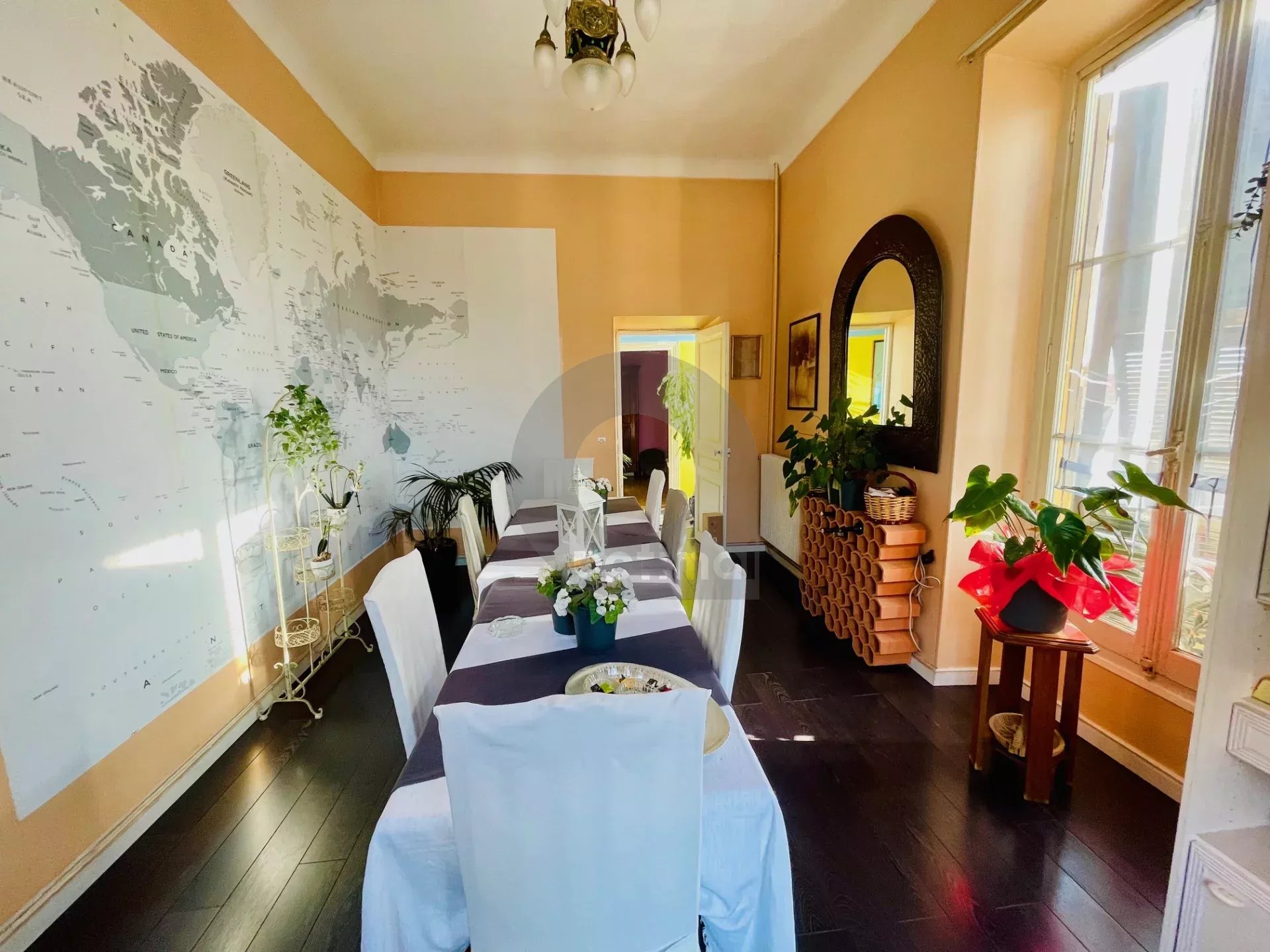 SUPERBE APPARTEMENT DE 5 PIECES – centre ville