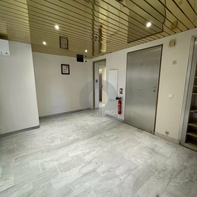 Menton secteur gare sncf : à louer local commercial en rdc