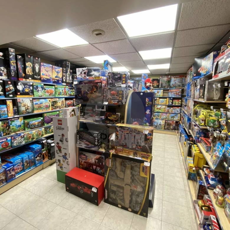 A VENDRE MENTON CARRE D’OR – FONDS DE COMMERCE JOUETS