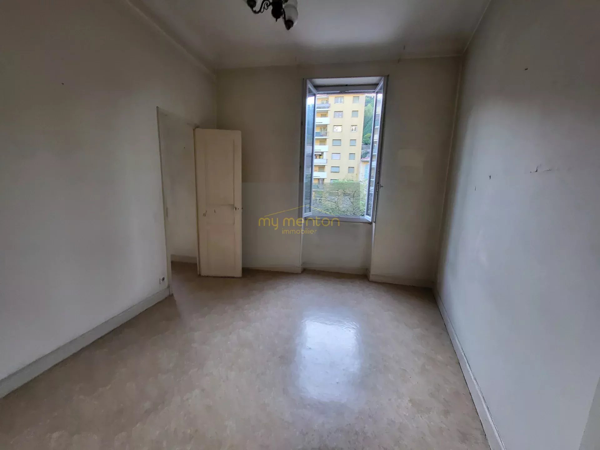 À vendre :  appartement 4 pièces à Menton idéal Famille ou Profession libérale