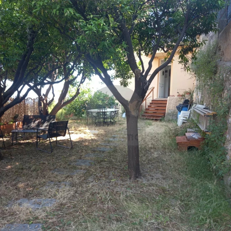 Beau 2 pièces avec grand jardin