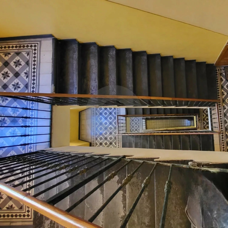 Menton Jardin Bioves – dernier étage –  Appartement triple exposition