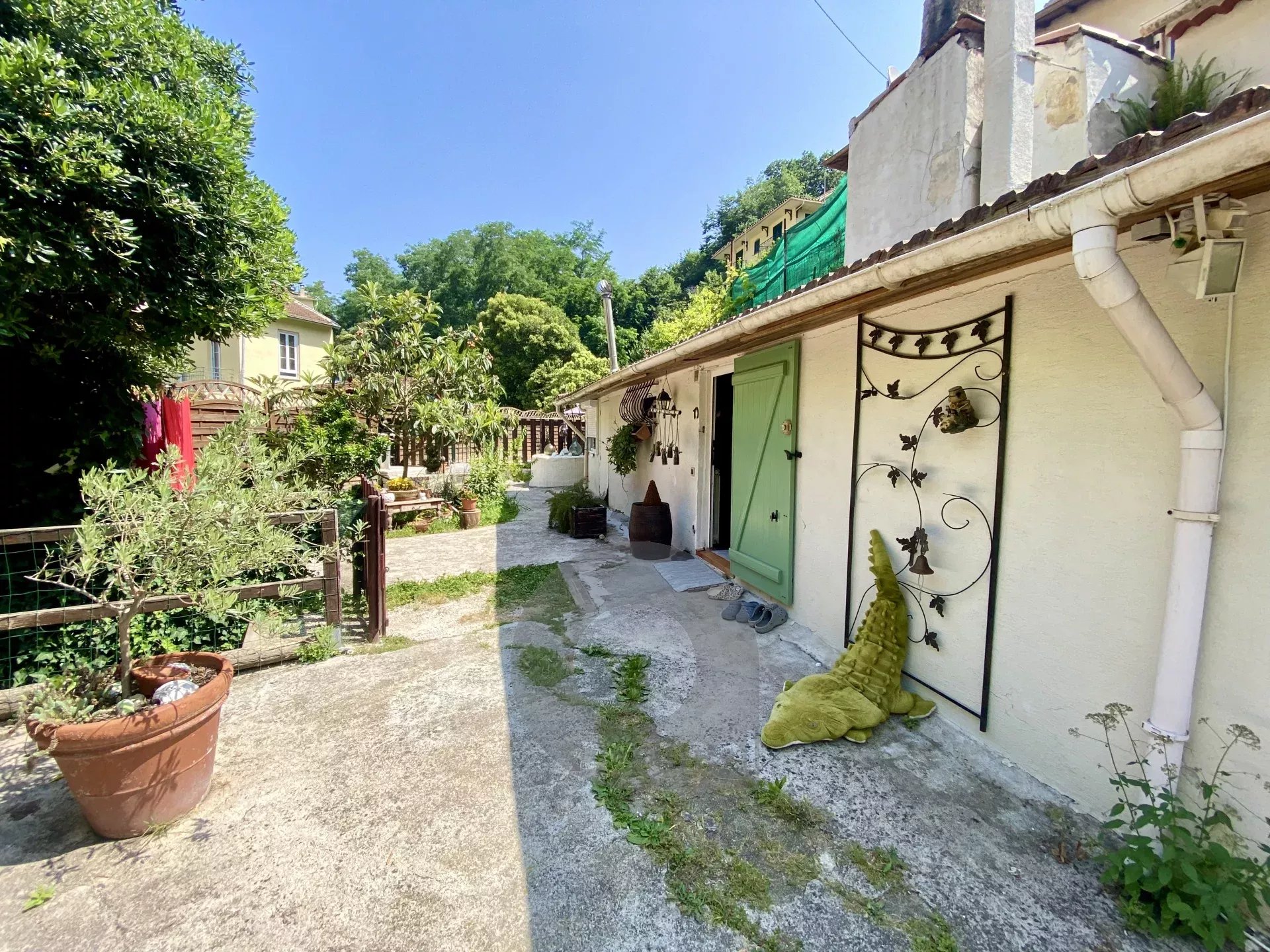 Maison individuelle 4 pièces – Terrasse & Piscine – Accès pédestre