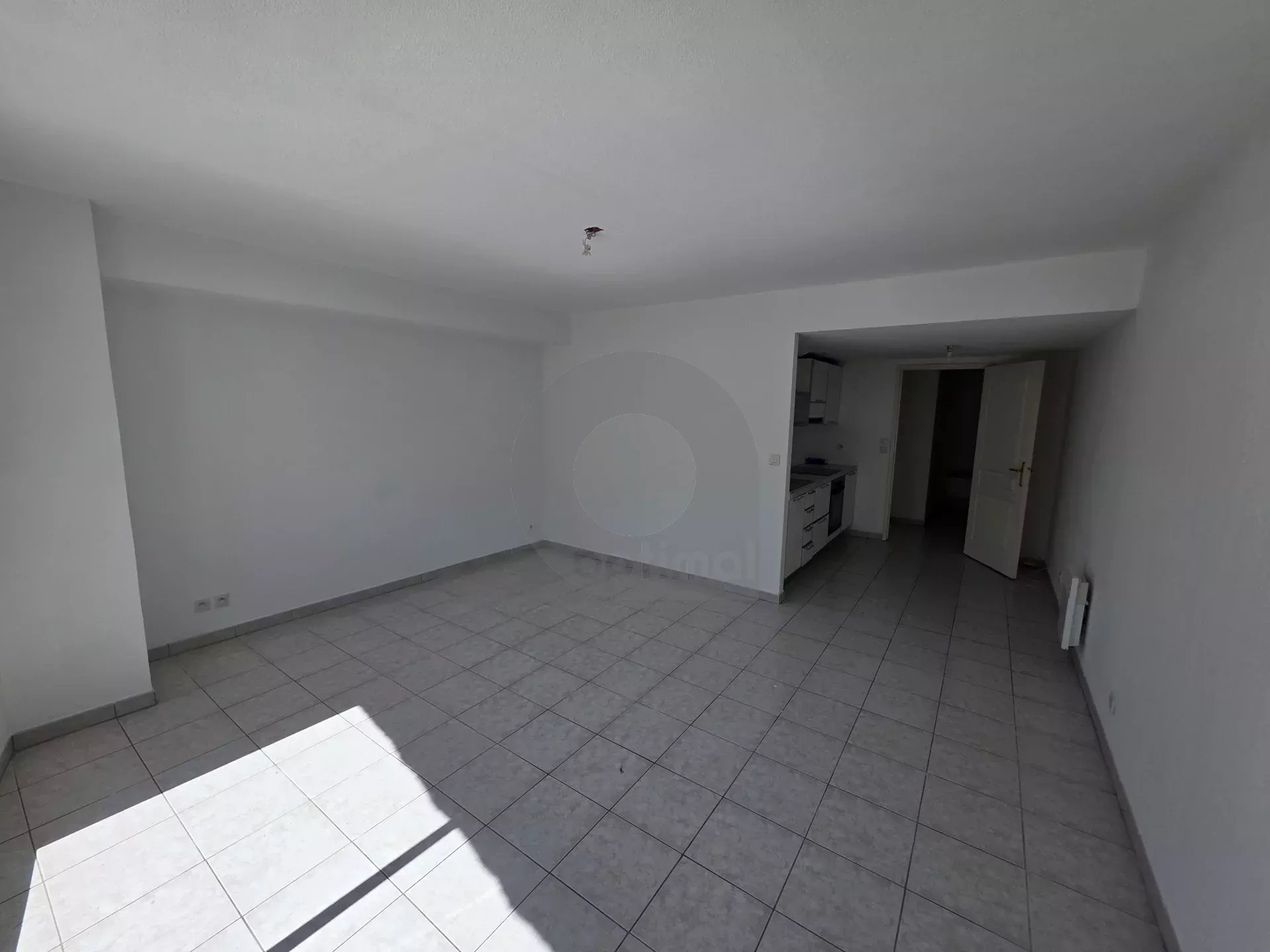 APPARTEMENT DEUX PIECES TERRASSE MENTON PROCHE CARNOLES