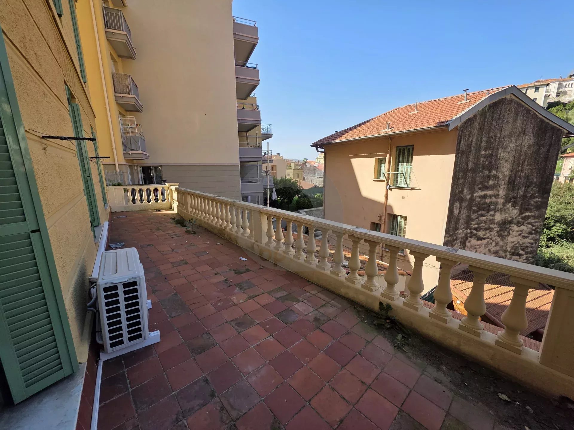 43c1e7180c750c90c8c8f725e3eb0706_1843064ec9_1920-original-171469-0.jpg APPARTEMENT TROIS PIECES TERRASSE MENTON PROCHE CENTRE