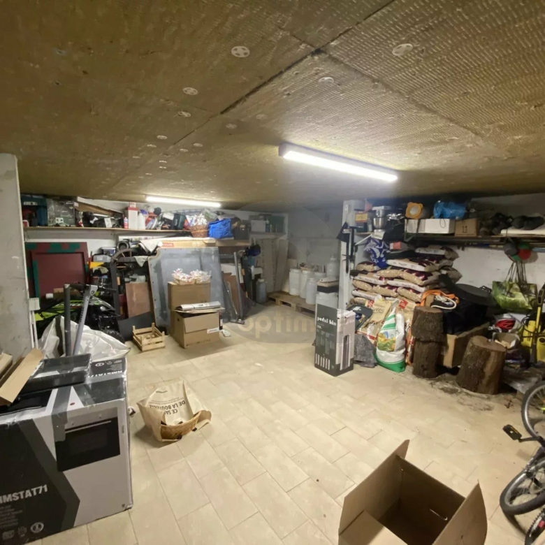 A VENDRE – BELLE MAISON AU CALME CADRE VERDOYANT