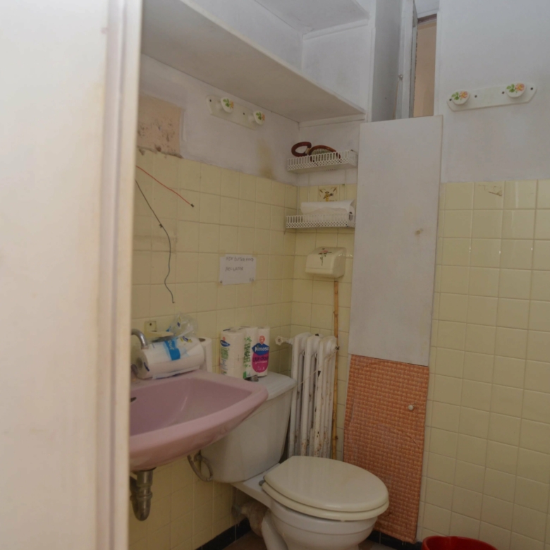 MENTON Garavan deux piéces avec balcon vue collines