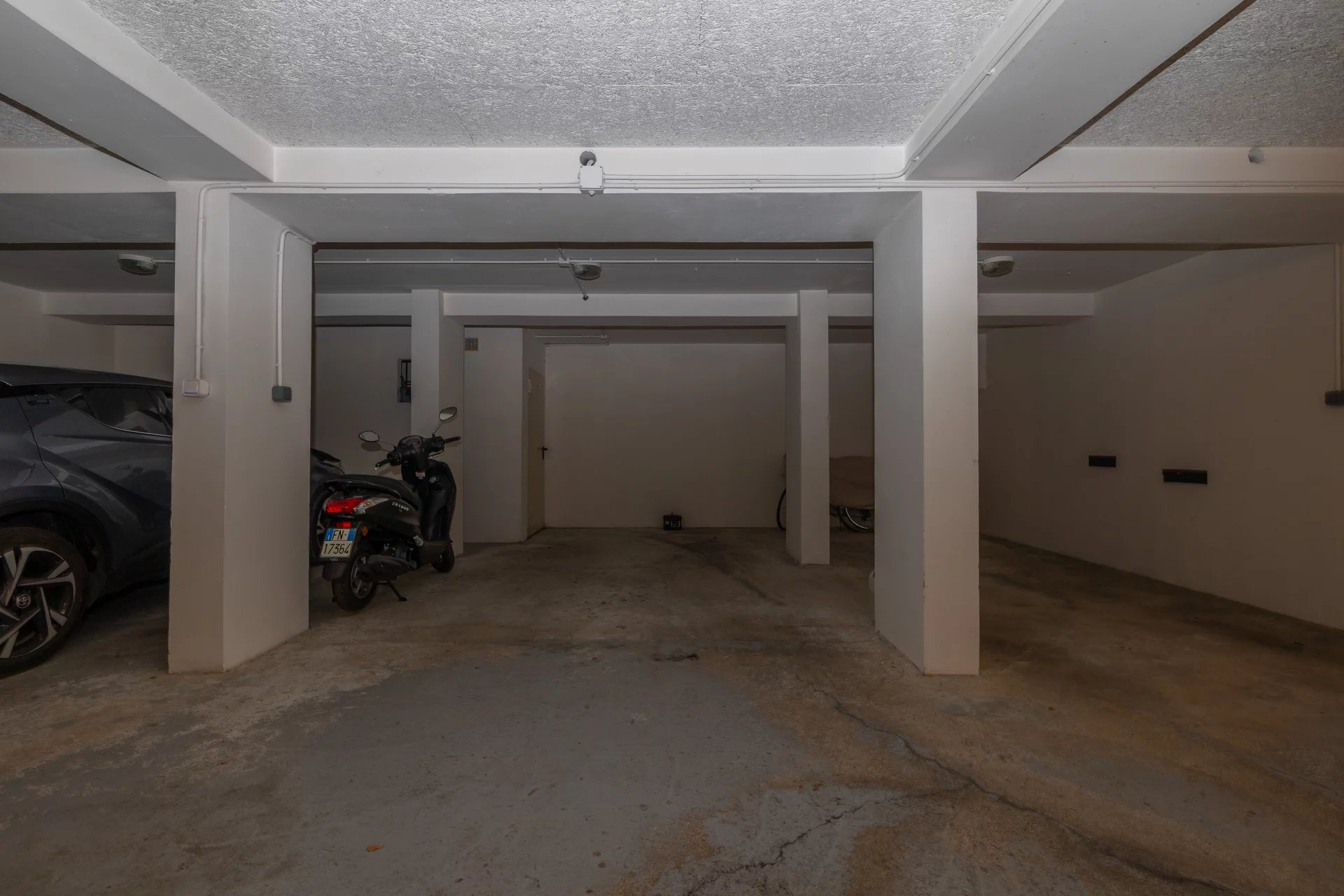 ROQUEBRUNE CAP-MARTIN – APPARTEMENT TROIS PIECES AVEC GRANDE TERRASSE, DEPENDANCE, CAVE ET PARKING