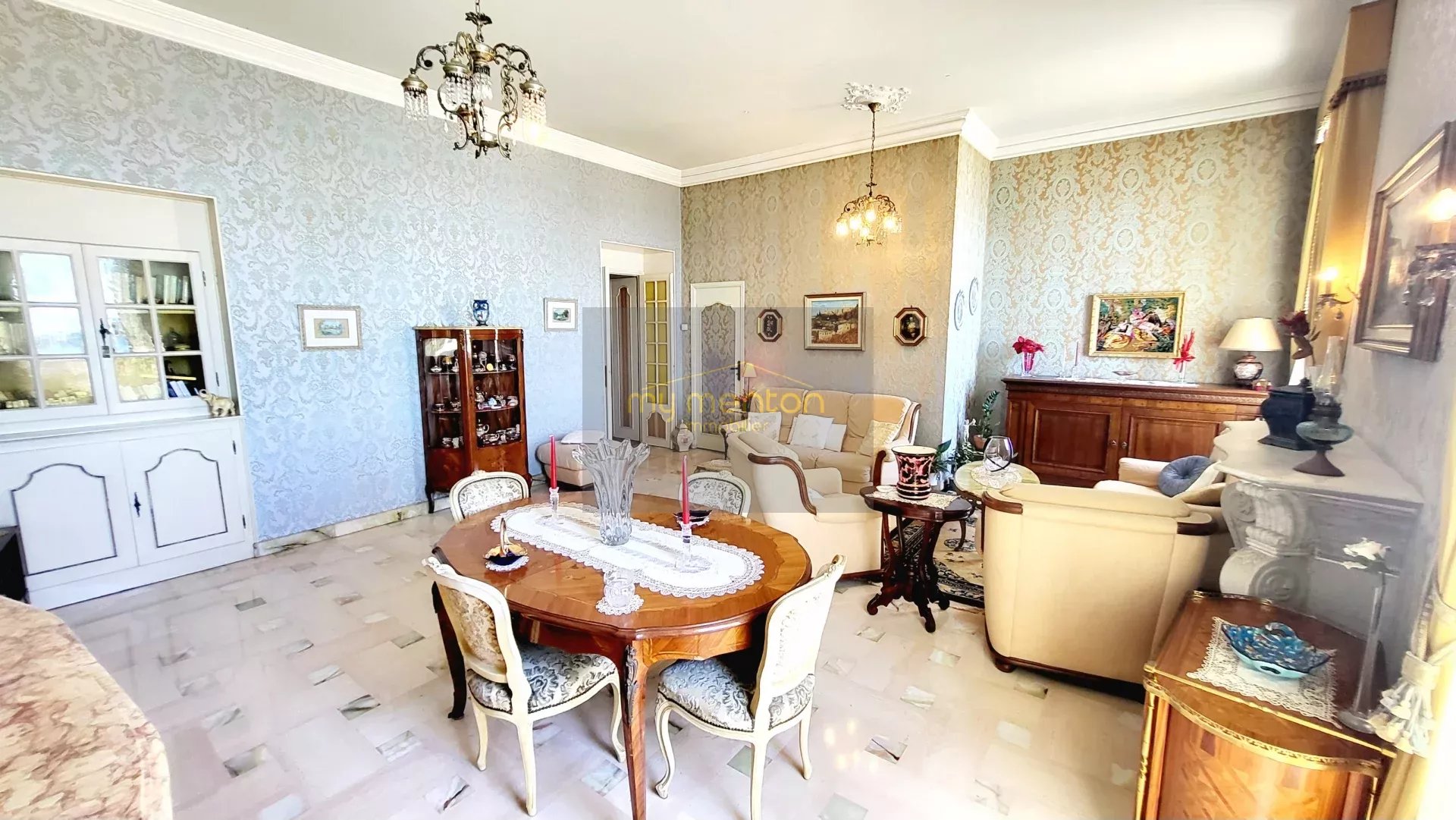 MENTON CENTRE ;  Appartement Bourgeois Front de mer