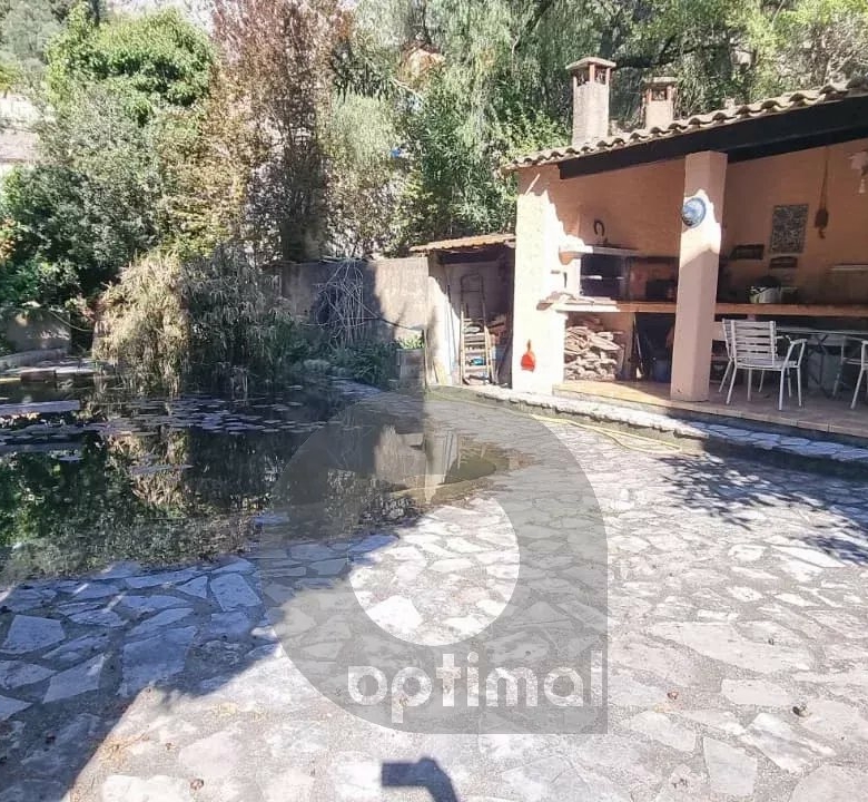 Propriété CASTELLAR villa 188 m² bassin terrain vue mer