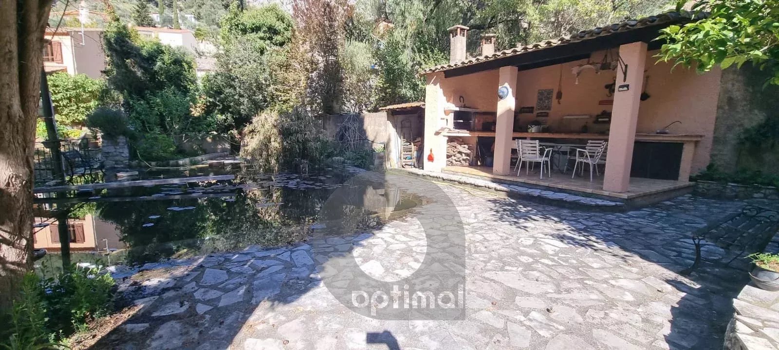 Propriété CASTELLAR villa 188 m² bassin terrain vue mer