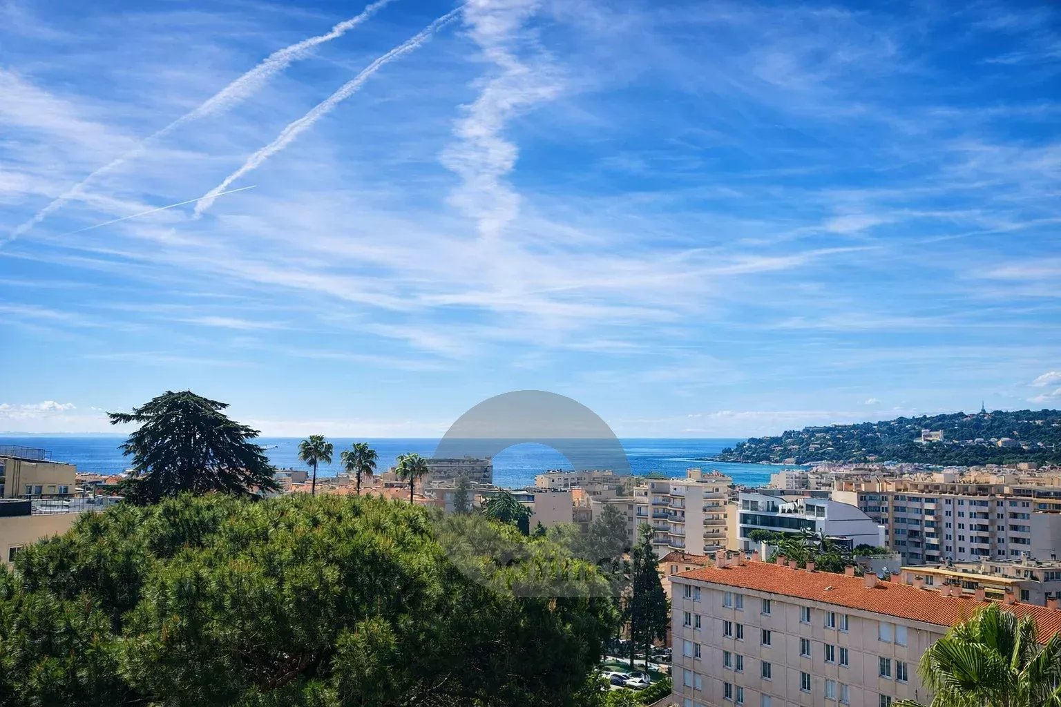 MENTON LIMITE CARNOLES