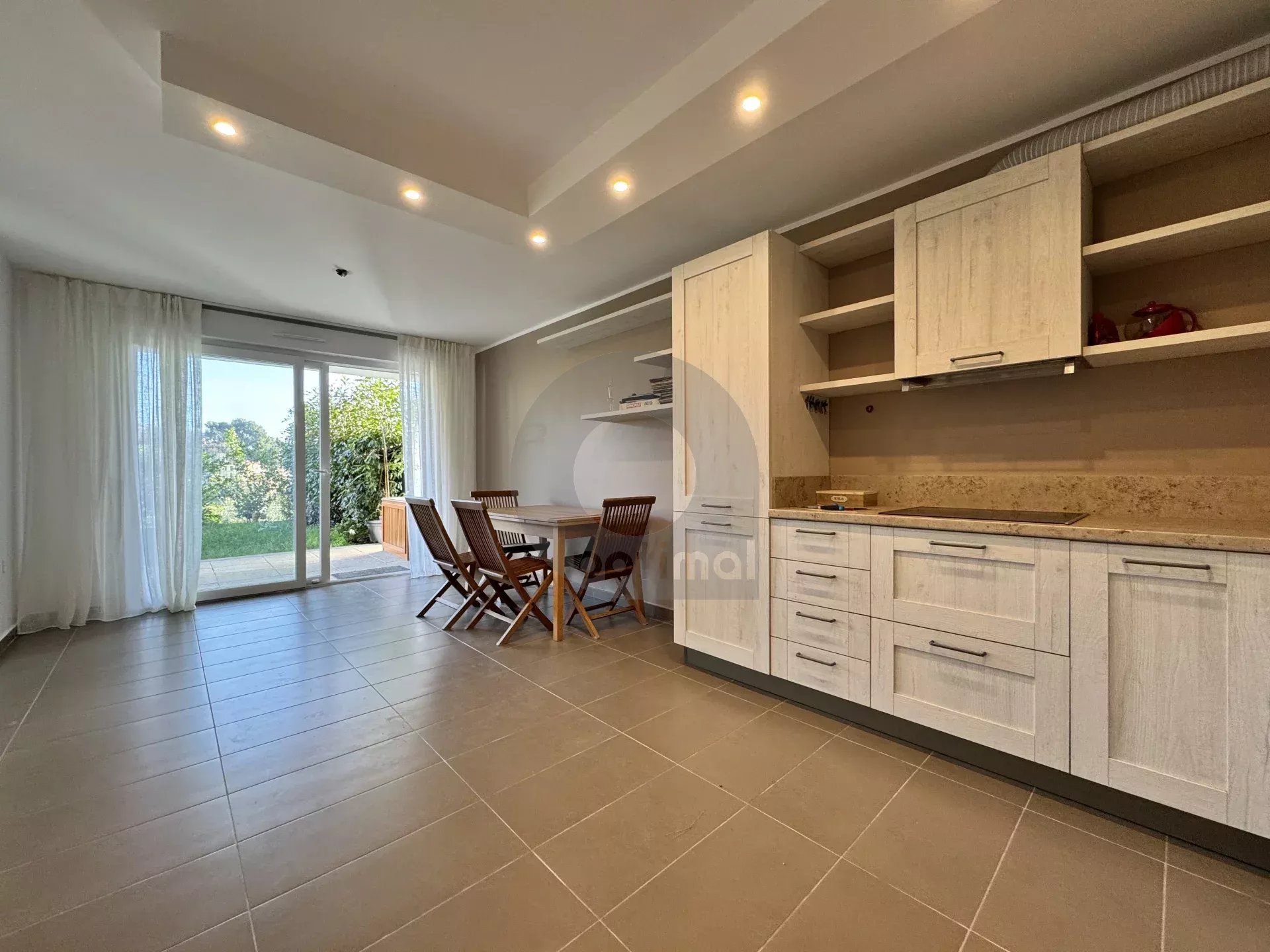 2 PIÈCES ROQUEBRUNE VUE MER JARDIN TERRASSE GARAGES