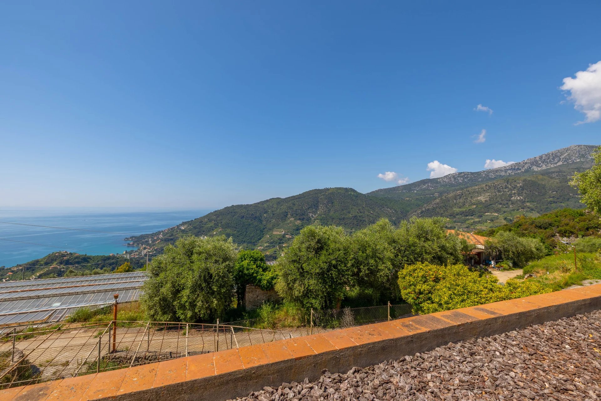 Charmante villa à San Lorenzo avec vue panoramique sur la mer et les montagnes