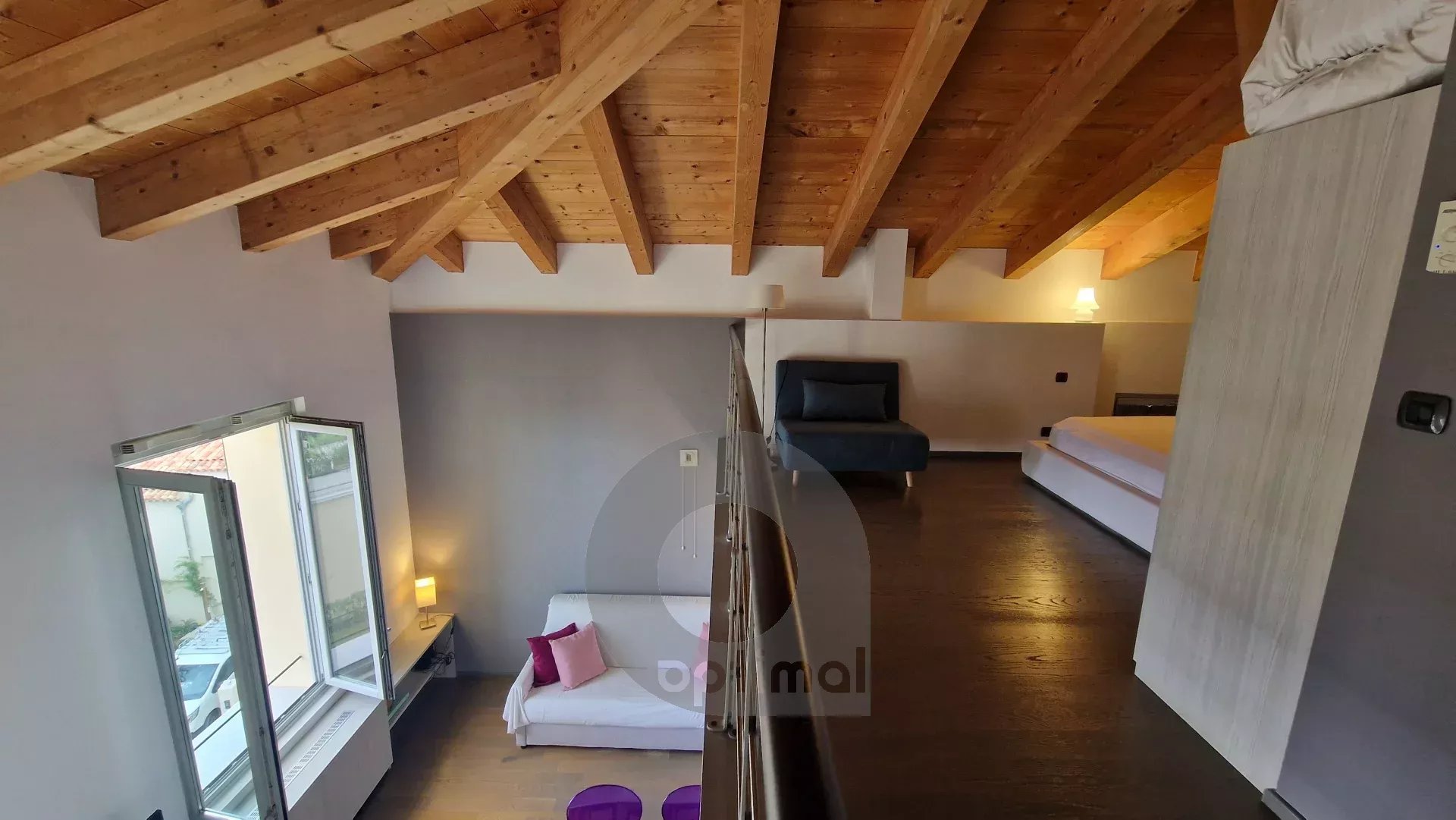Roquebrune-Cap-Martin, proche Monaco, résidence Luxe avec piscine. Dernier étage vue mer.