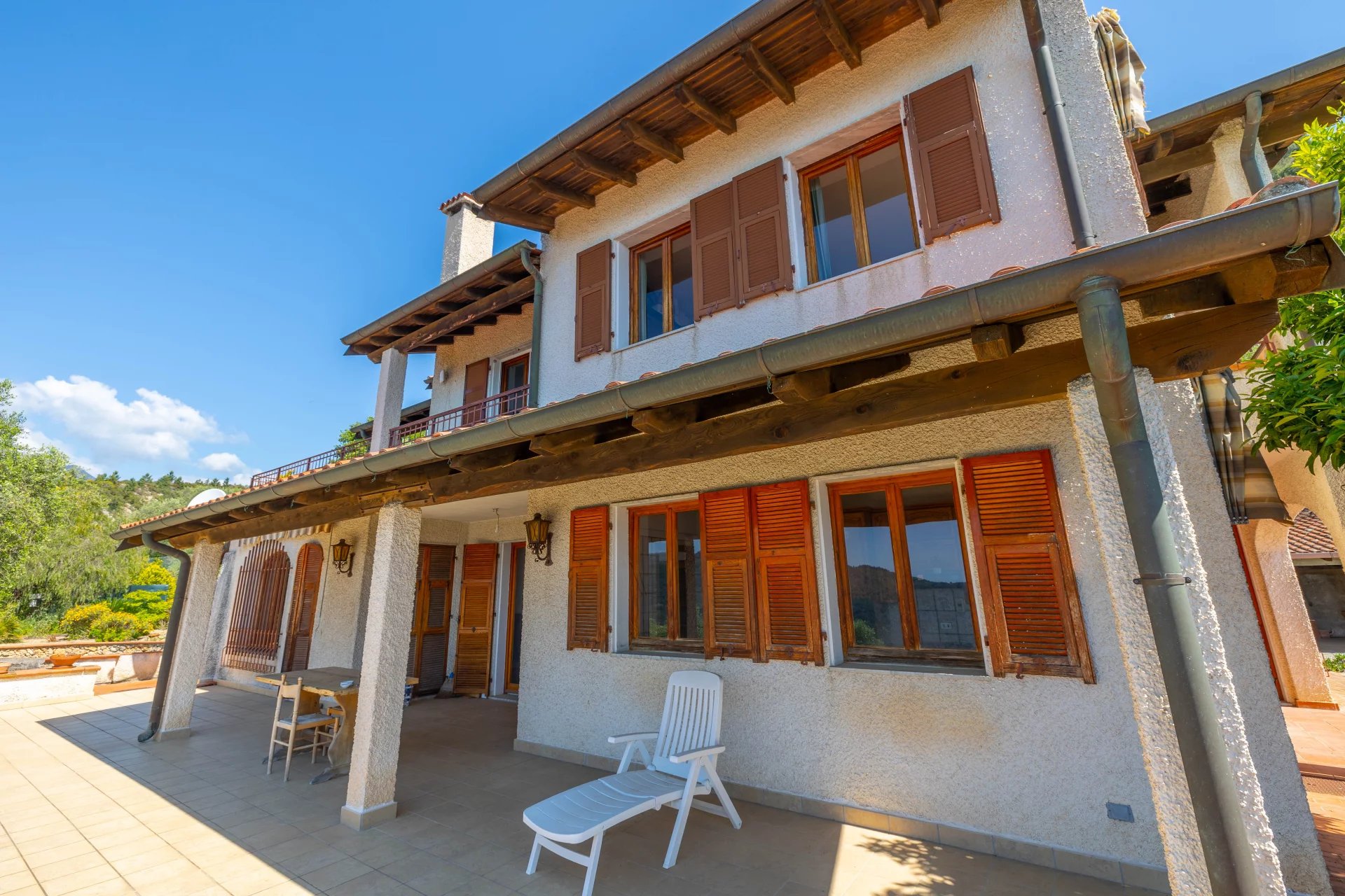 Charmante villa à San Lorenzo avec vue panoramique sur la mer et les montagnes