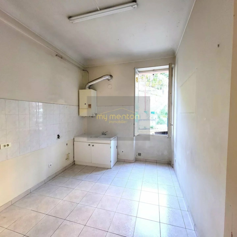 À vendre :  appartement 4 pièces à Menton idéal Famille ou Profession libérale