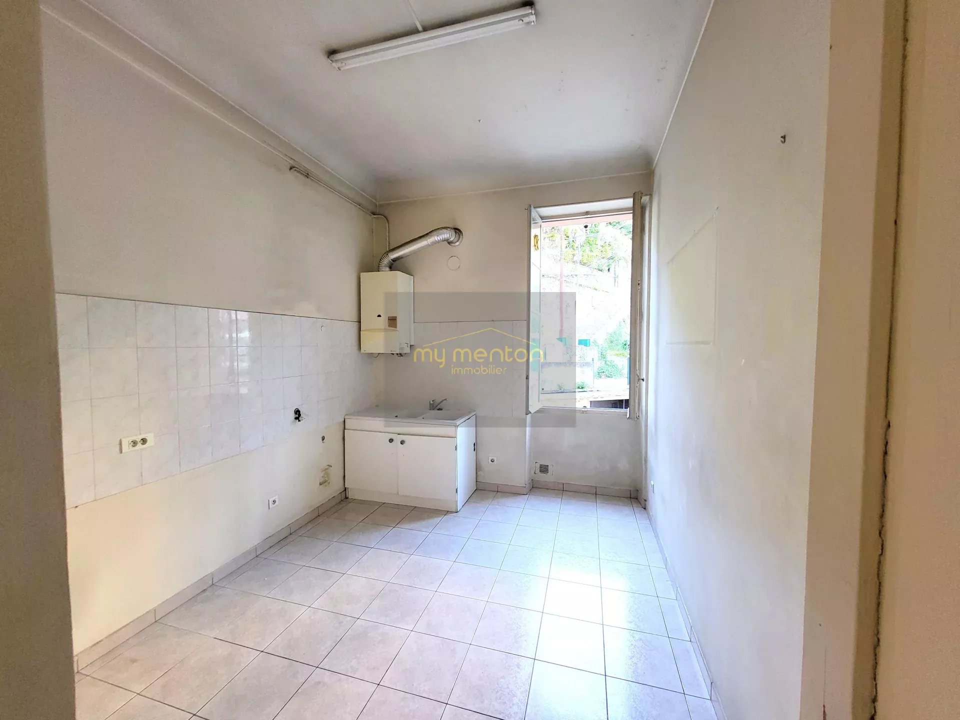 À vendre :  appartement 4 pièces à Menton idéal Famille ou Profession libérale