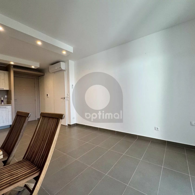 2 PIÈCES ROQUEBRUNE VUE MER JARDIN TERRASSE GARAGES