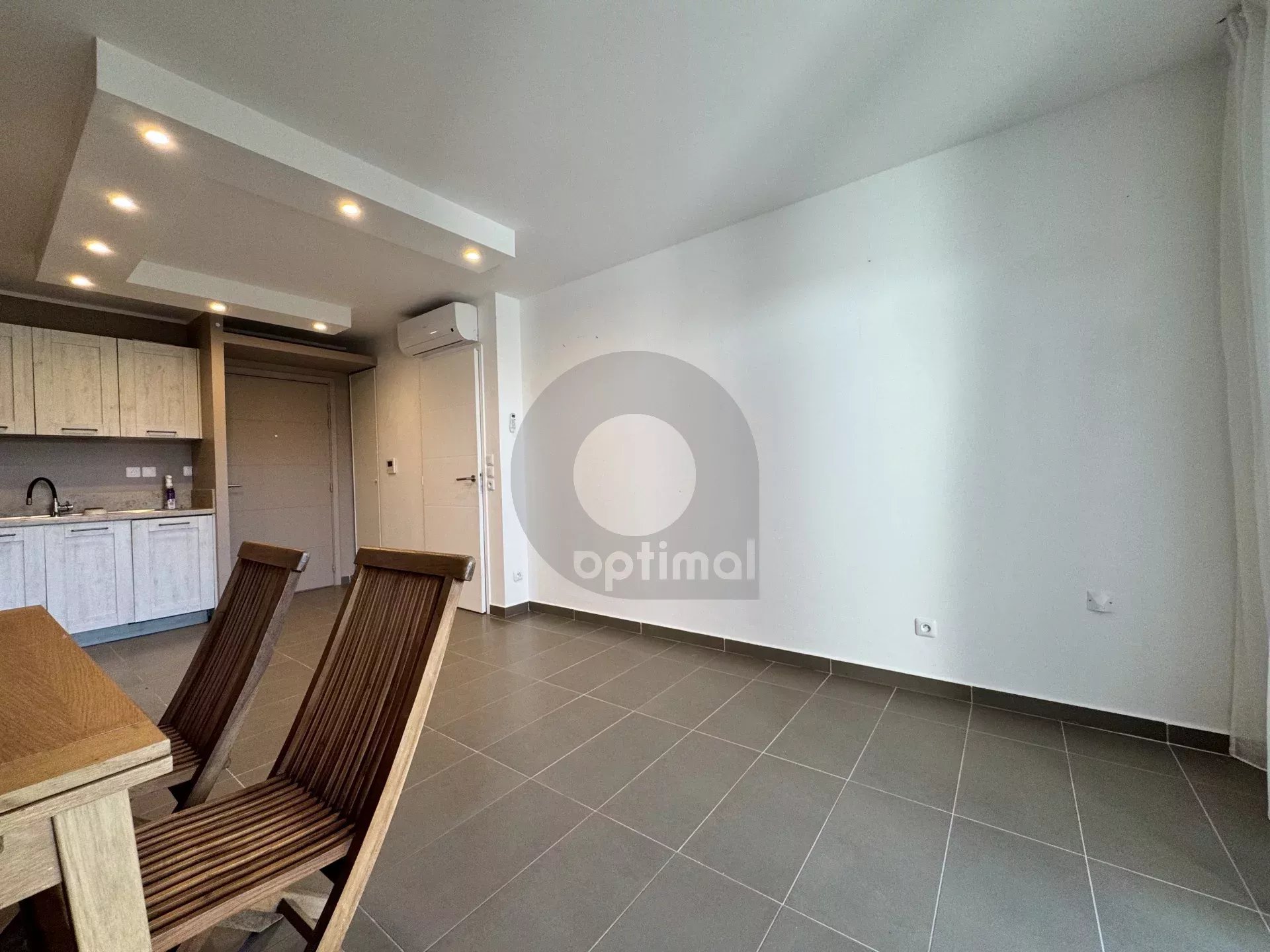 2 PIÈCES ROQUEBRUNE VUE MER JARDIN TERRASSE GARAGES