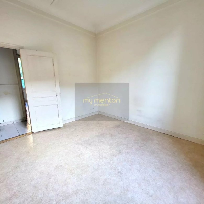 À vendre :  appartement 4 pièces à Menton idéal Famille ou Profession libérale