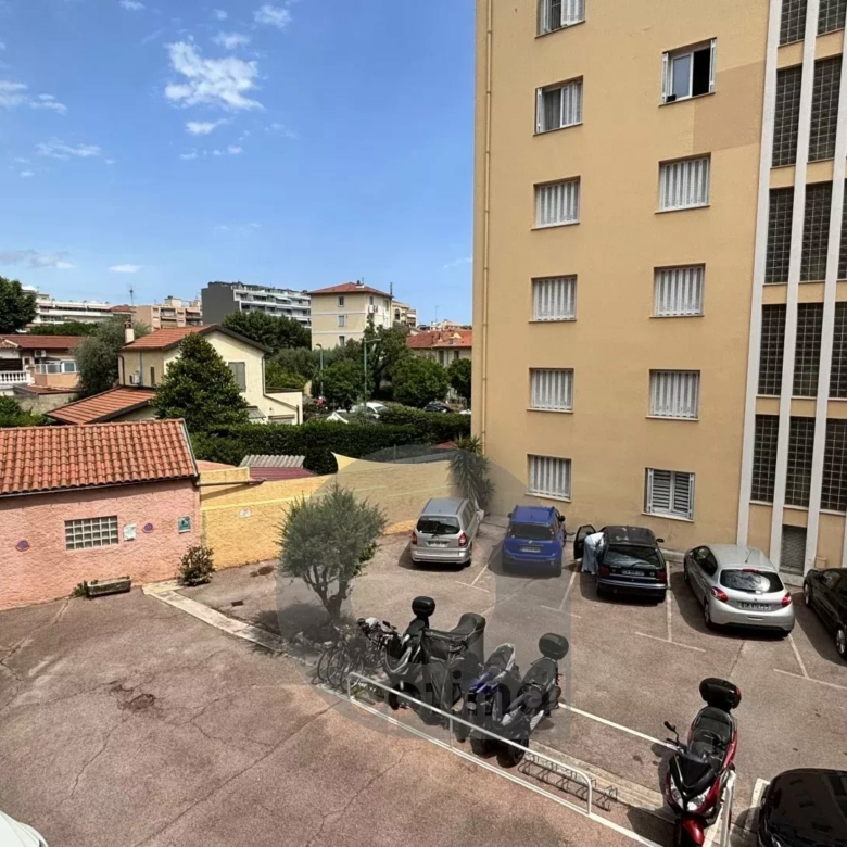 MENTON -Quartier du Centenaire , 2 pièces de 46.94m²