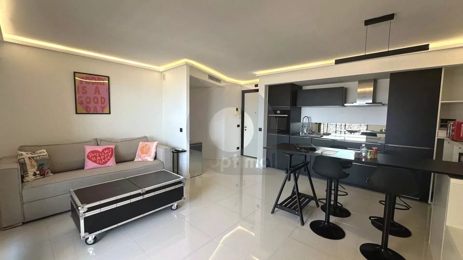 CAP-D’AIL: A deux pas de MONACO bel appartement 2 pièces avec piscine dans résidence de grand standing
