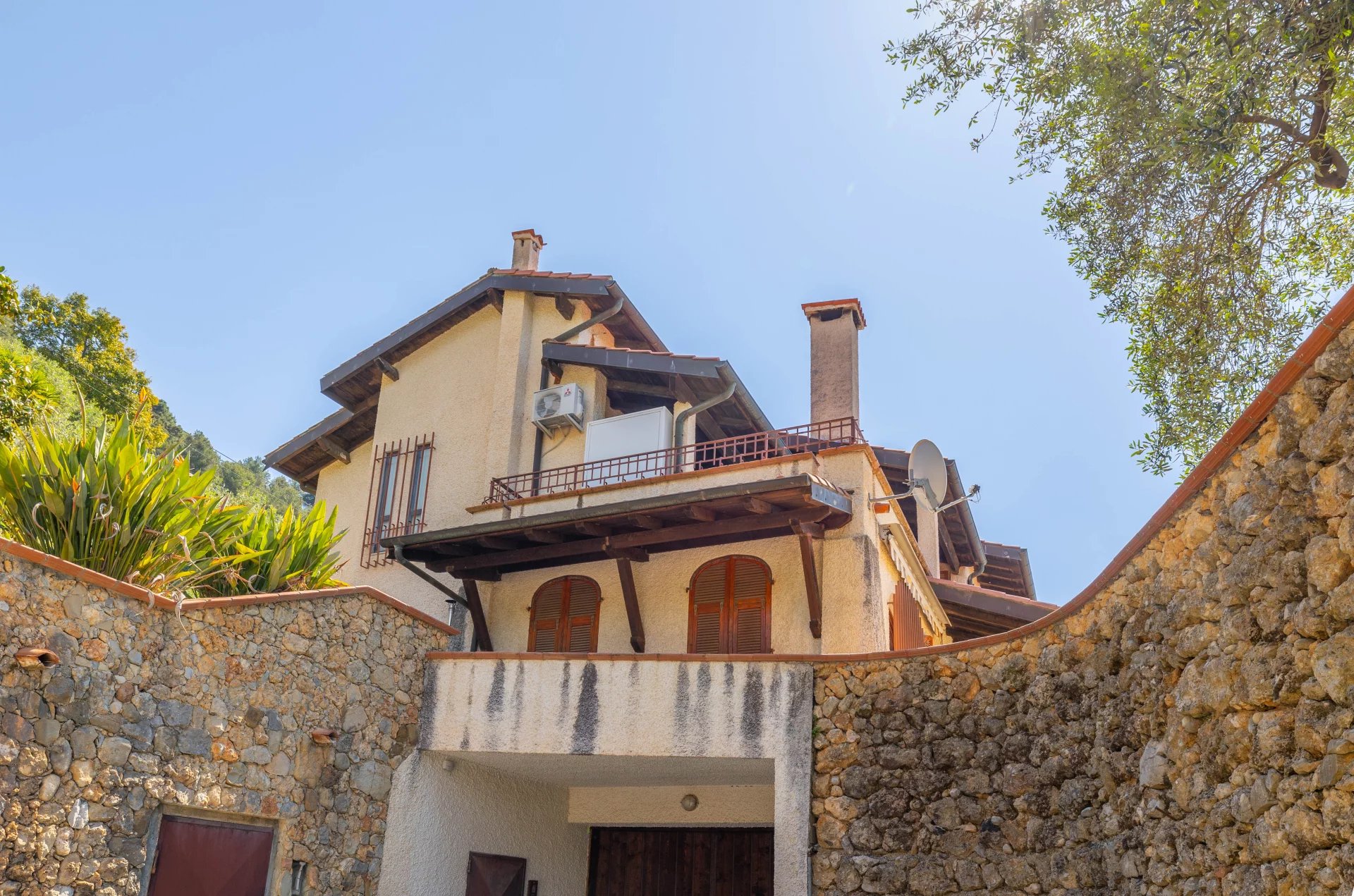 Charmante villa à San Lorenzo avec vue panoramique sur la mer et les montagnes