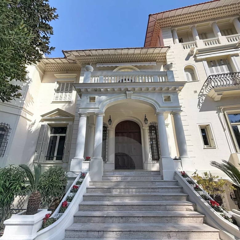 RCM Secteur Cap Martin – Résidence de Prestige – Magnifique 2 pièces en rez-de-jardin