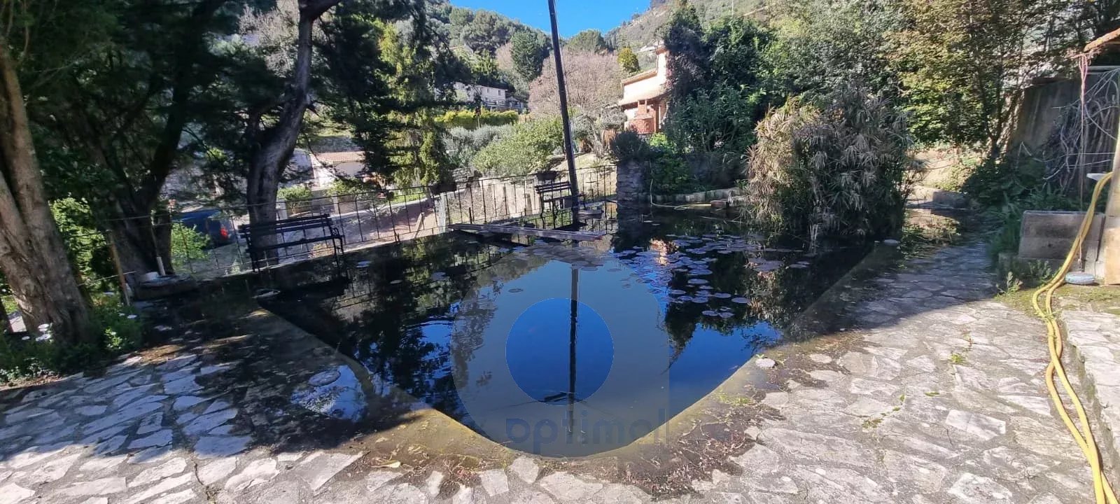 Propriété CASTELLAR villa 188 m² bassin terrain vue mer