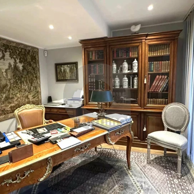 MENTON QUARTIER RIVIERA: VENTE DE LA NUE-PROPRIETE D’UN TRES BEL APPARTEMENT AVEC PARKING