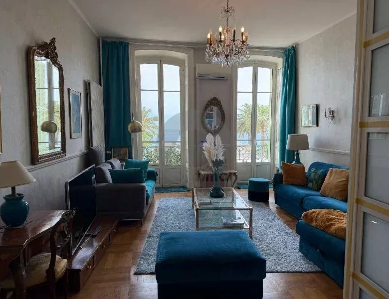 Appartement d’exception – Centre de Menton / Front de Mer