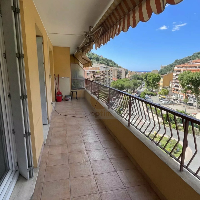 A LOUER – Menton Careï : 2P en étage élevé – Terrasse – Cave – Gge