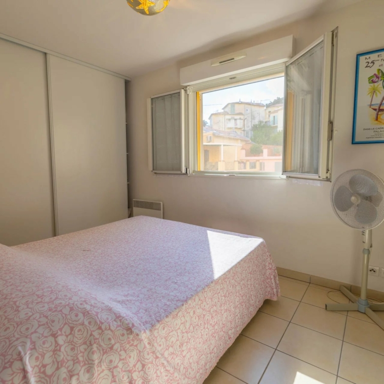 Charmant duplex 3 pièces avec terrasse et parking – Menton centre