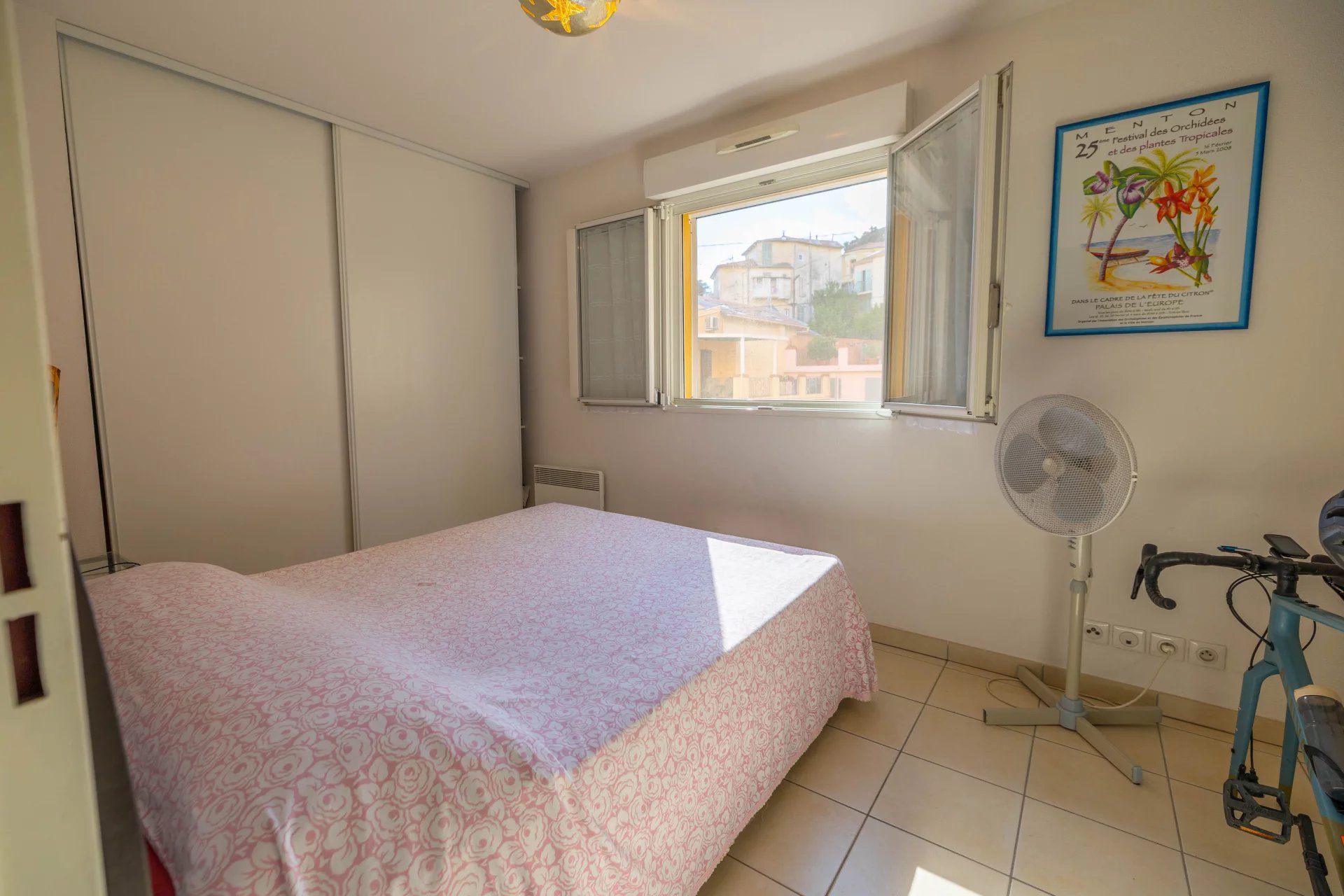 Charmant duplex 3 pièces avec terrasse et parking – Menton centre