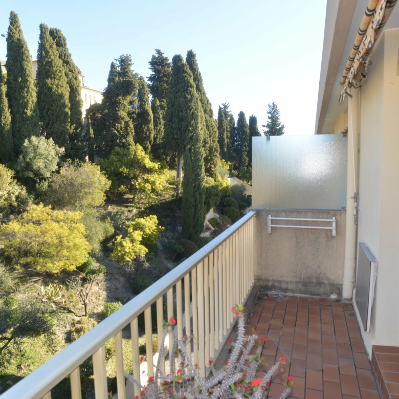 MENTON GARAVAN – 3 pièces dernier étage avec terrasse vue mer cave et garage