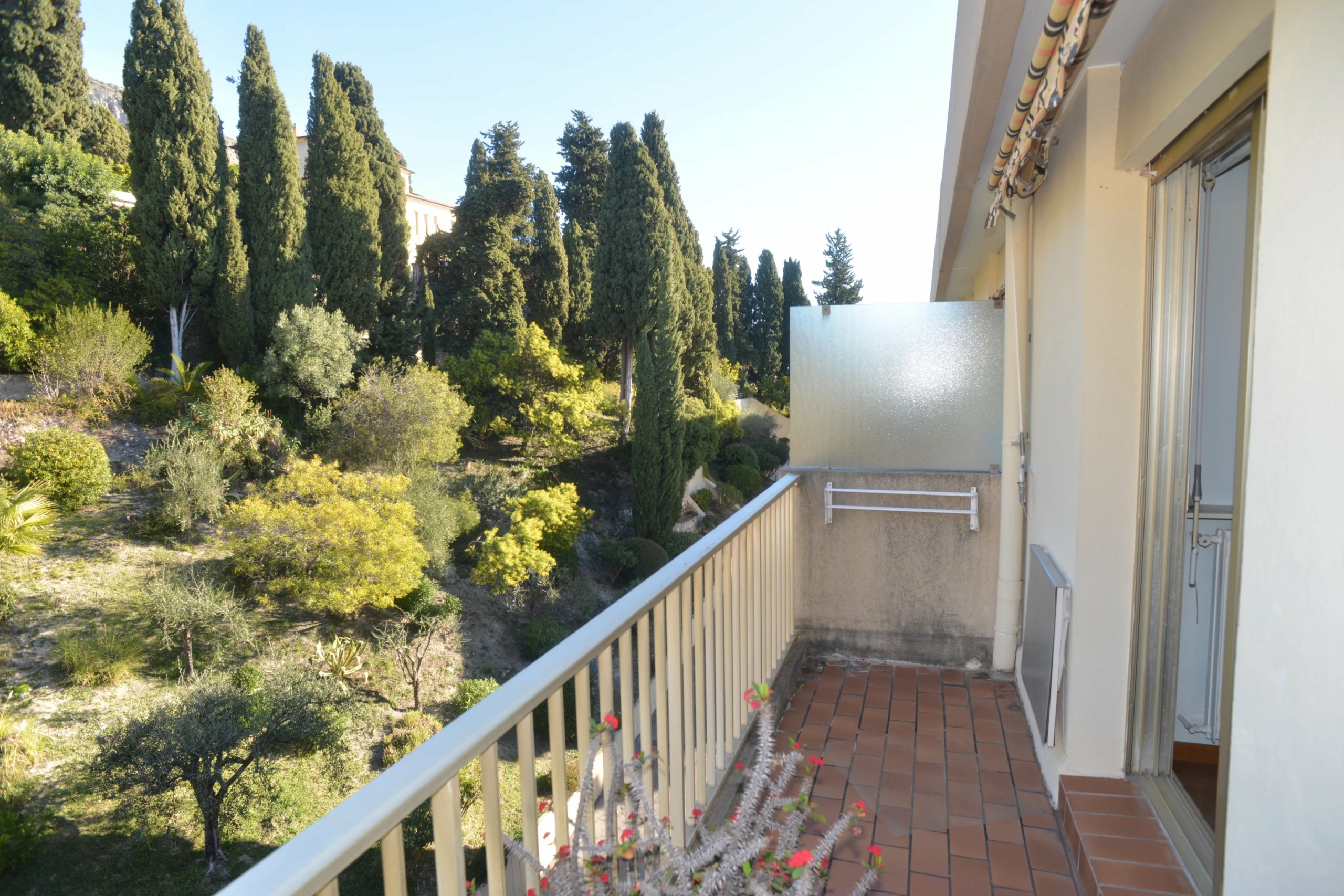 MENTON GARAVAN – 3 pièces dernier étage avec terrasse vue mer cave et garage
