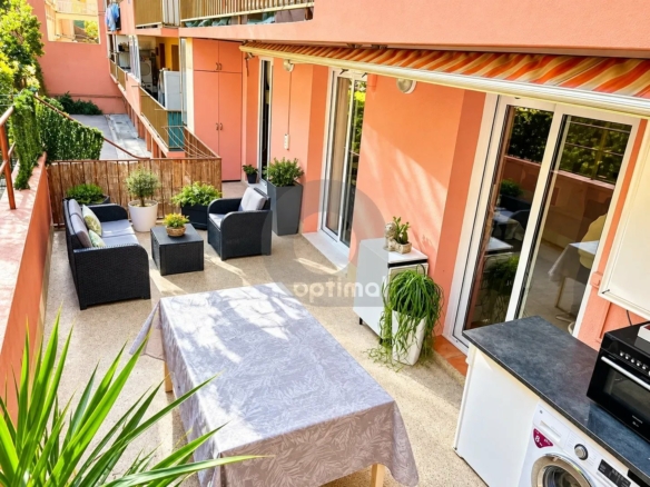 A VENDRE – MENTON CAREÏ – BEAU 3P AVEC CAVE EN BON ETAT TRAVERSANT BALCON TERRASSE ET JARDIN