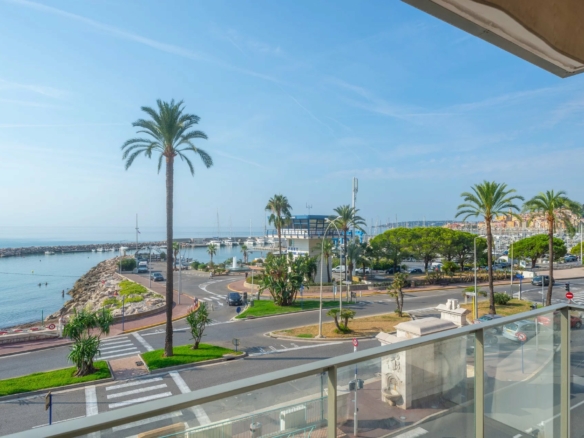 MENTON GARAVAN FRONT DE MER