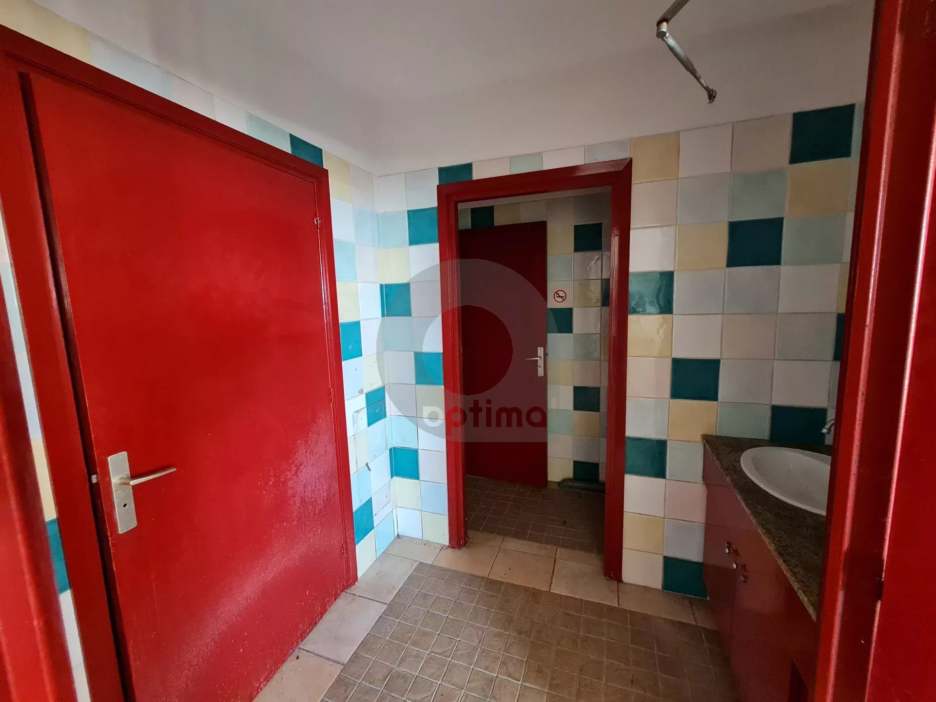 A LOUER : Local commercial 75 m² – Bord de mer de Menton