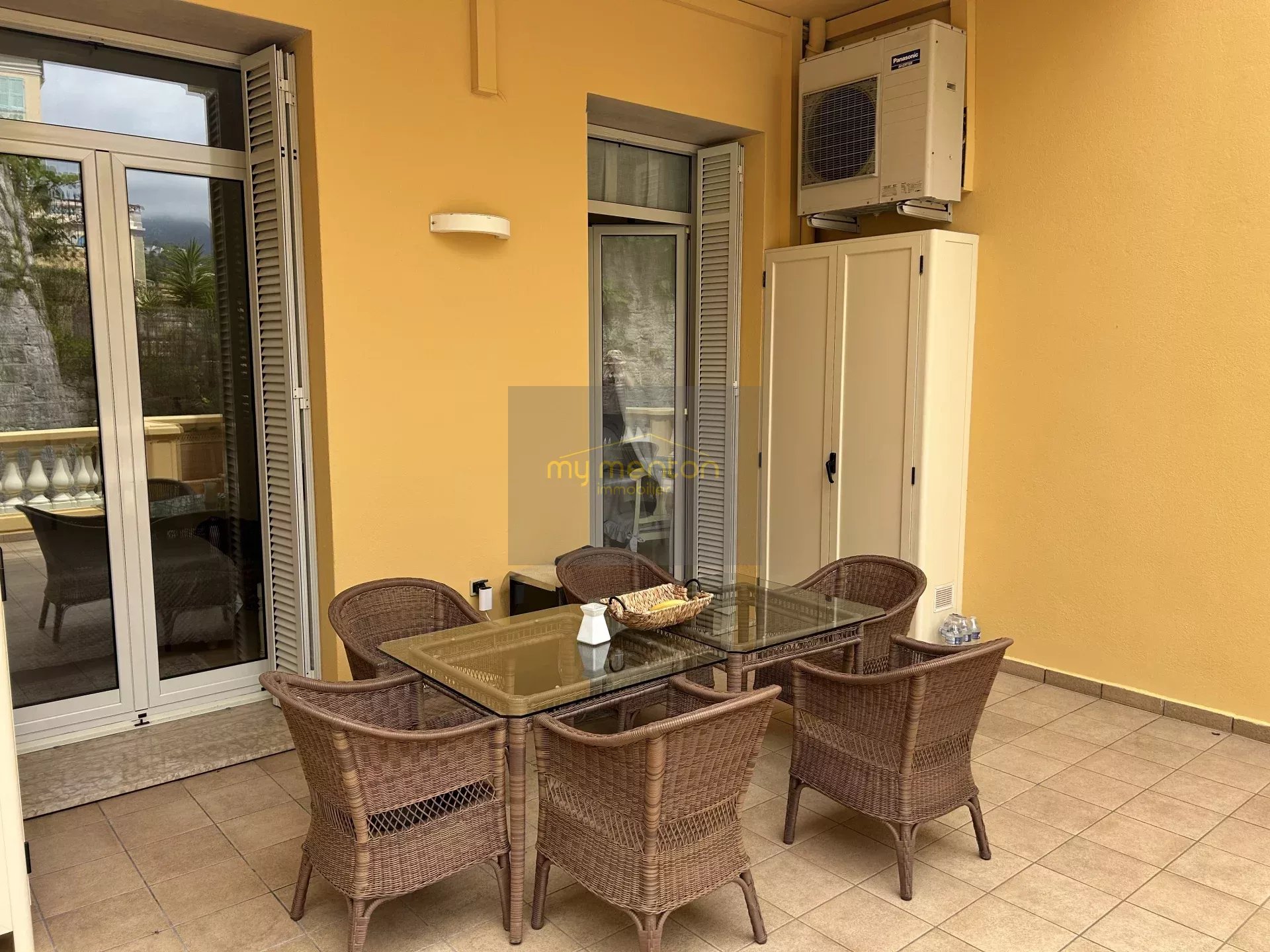 Menton Garavan – Luxueux 3 pièces avec vastes terrasses, vue mer panoramique