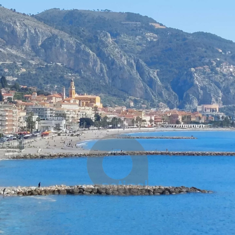 MENTON 3 pièces front de mer