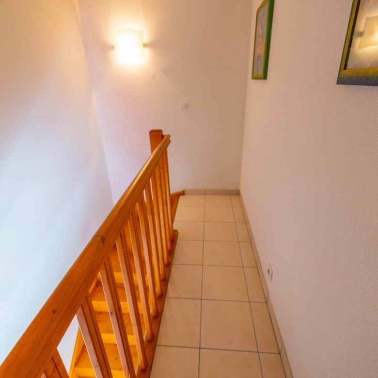Charmant duplex 3 pièces avec terrasse et parking – Menton centre