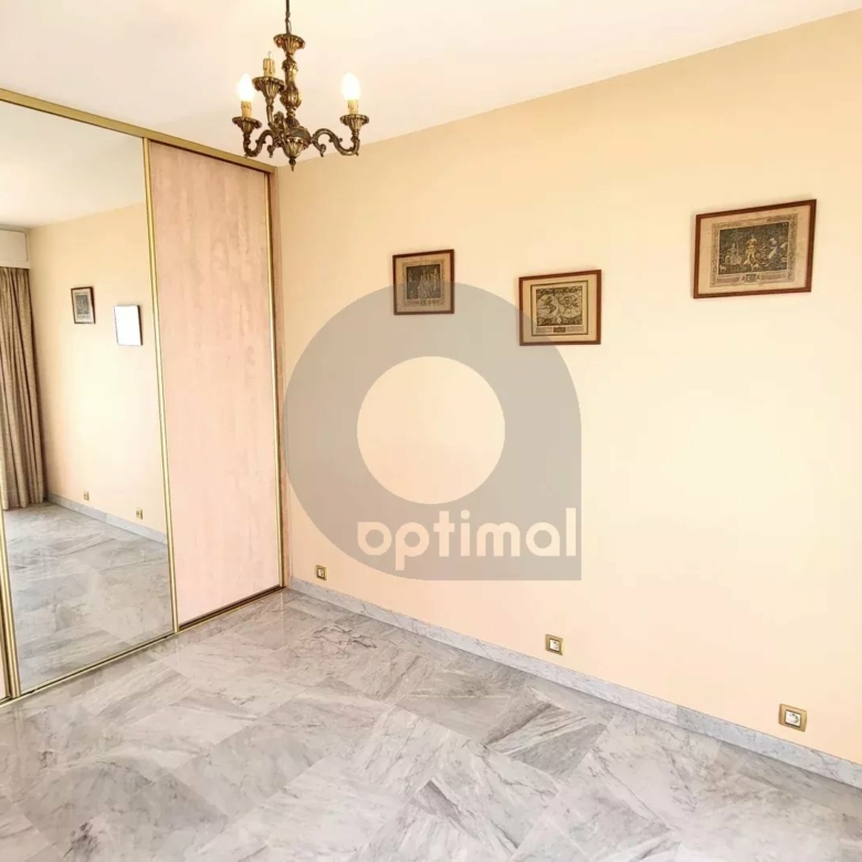 FRONT DE MER 2P 43M2 AVEC TERRASSE 12M2 CAVE