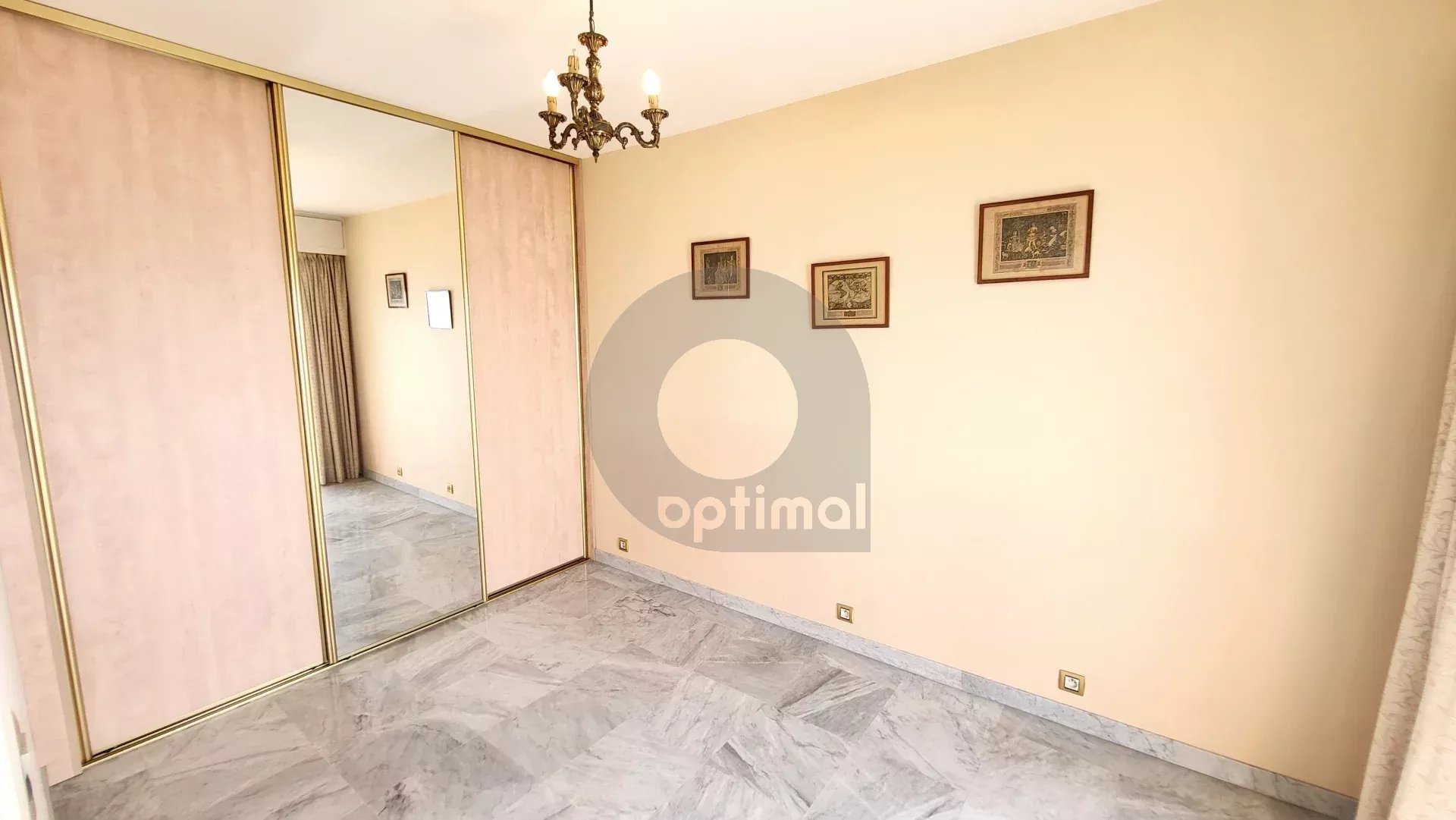 FRONT DE MER 2P 43M2 AVEC TERRASSE 12M2 CAVE