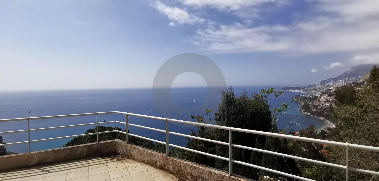 Roquebrune Cap-Martin : Villa 160 m² habitable avec vue panoramique mer et Monaco: