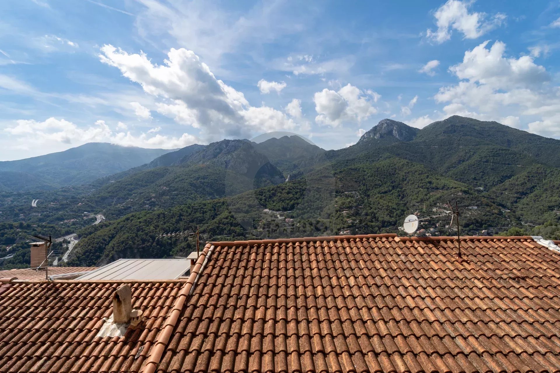 APPARTEMENT CASTELLAR 5 PIECES TRIPLEX
