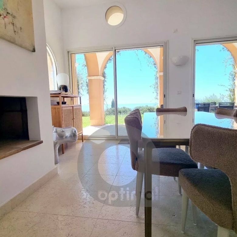 Menton – Propriété de caractère avec vue mer panoramique et permis purgé