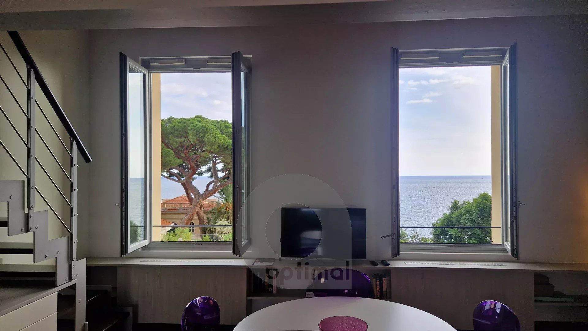 Roquebrune-Cap-Martin, proche Monaco, résidence Luxe avec piscine. Dernier étage vue mer.